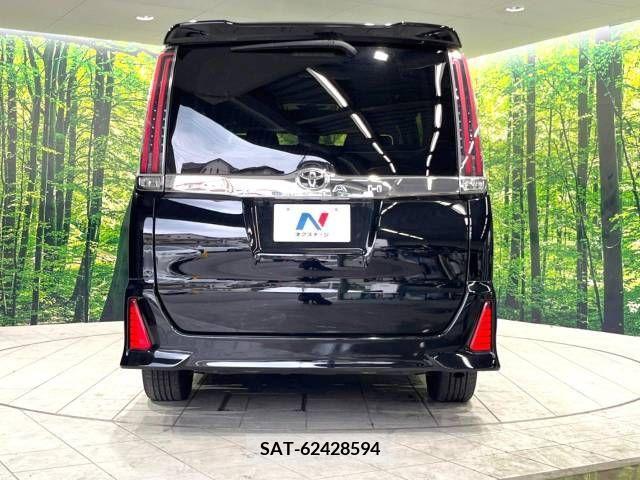 Toyota NOAH 2017-11 365118-15