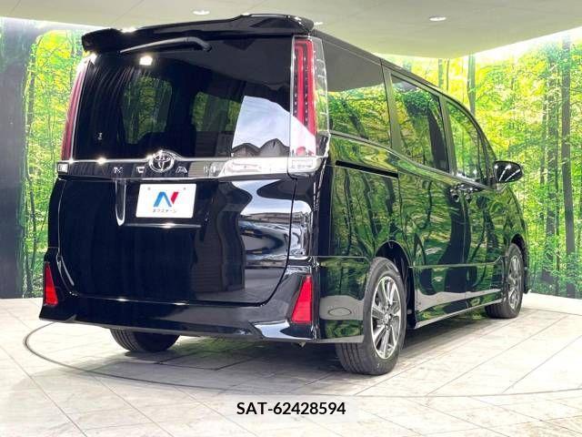 Toyota NOAH 2017-11 365118-17