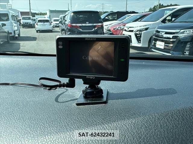 Toyota SIENTA 2019-10 385167-27