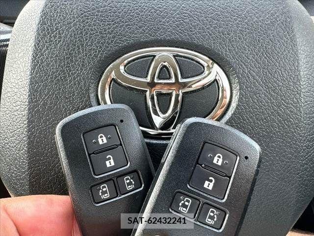 Toyota SIENTA 2019-10 385167-3