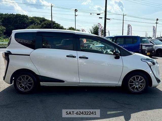Toyota SIENTA 2019-10 385167-11