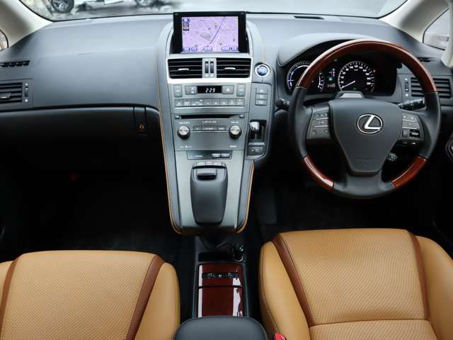 Lexus HS 2014-05 187406-7