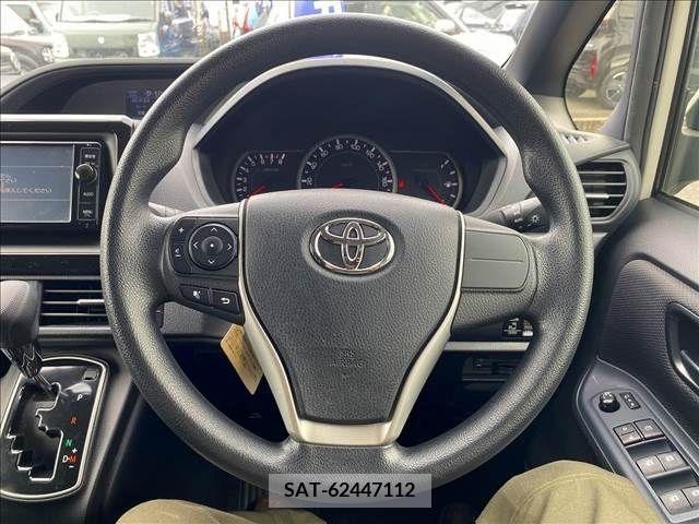 Toyota NOAH 2015-11 321439-10