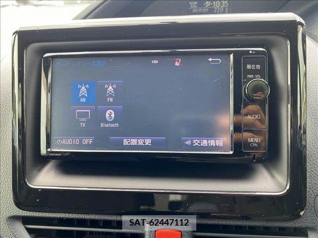 Toyota NOAH 2015-11 321439-7