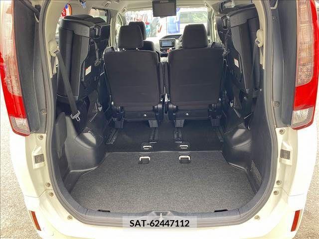 Toyota NOAH 2015-11 321439-6