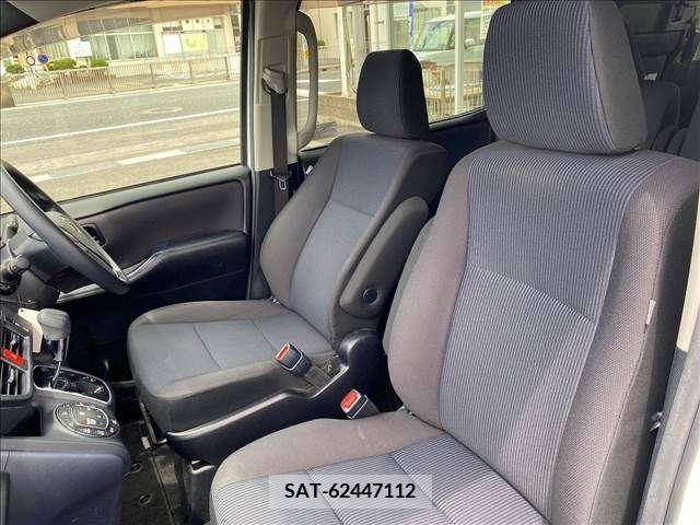 Toyota NOAH 2015-11 321439-3