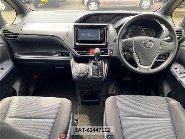 Toyota NOAH 2015-11 321439-1
