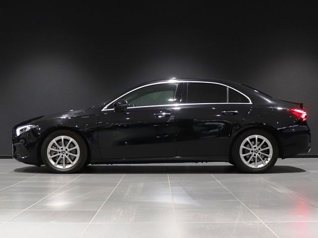 Mercedes Benz A-CLASS 2019-11 20412-15