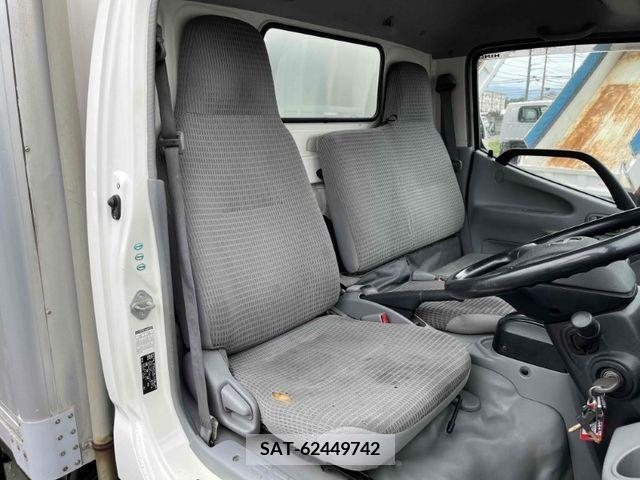 Hino DUTRO 2013-03 268088-19