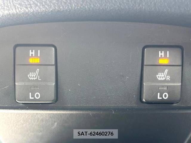 Toyota SIENTA 2016-03 368218-6