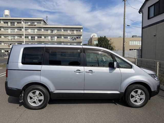 Mitsubishi DELICA D5 2012-05 19601-7