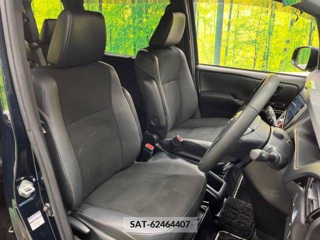 Toyota NOAH HYBRID 2019-05 214075-7