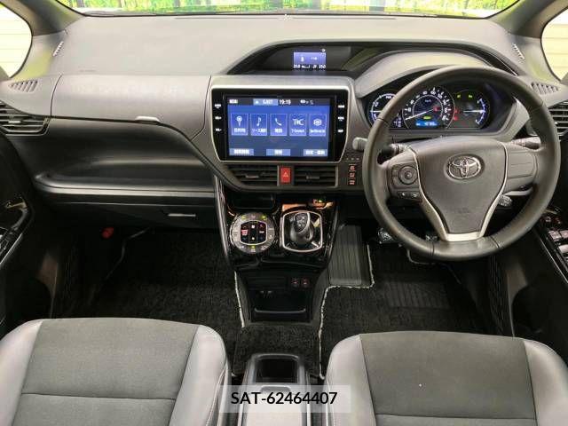 Toyota NOAH HYBRID 2019-05 214075-1