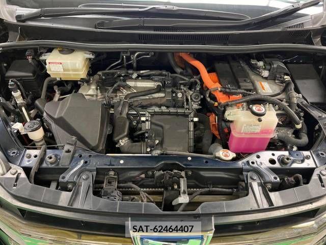 Toyota NOAH HYBRID 2019-05 214075-18
