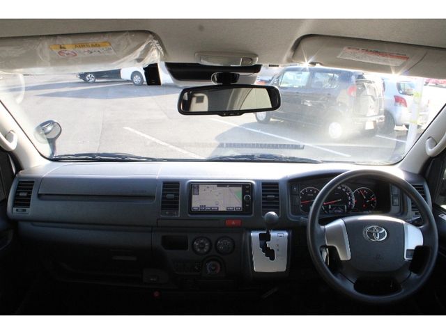 Toyota HIACE VAN 2018-08 183599-2