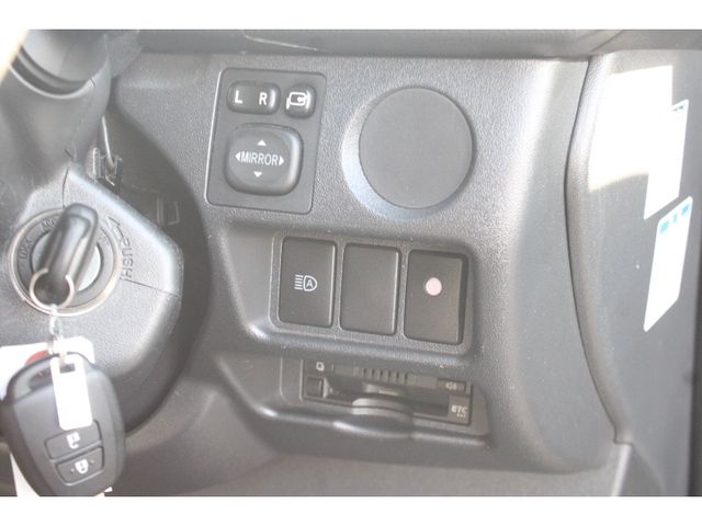 Toyota HIACE VAN 2018-08 183599-13
