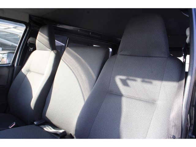 Toyota HIACE VAN 2018-08 183599-4