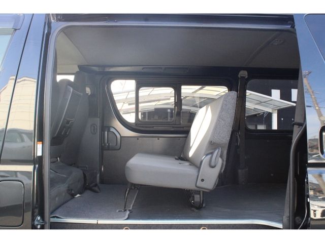 Toyota HIACE VAN 2018-08 183599-5