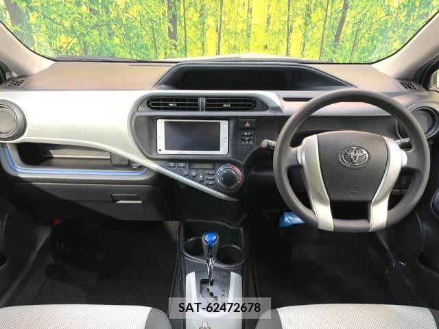 Toyota AQUA 2014-02 250675-1