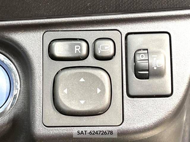 Toyota AQUA 2014-02 250675-6