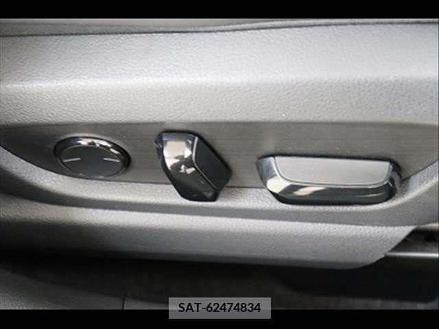 Lexus UX 2019-07 275930-11