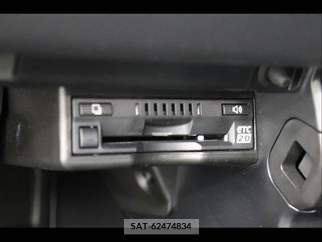 Lexus UX 2019-07 275930-7