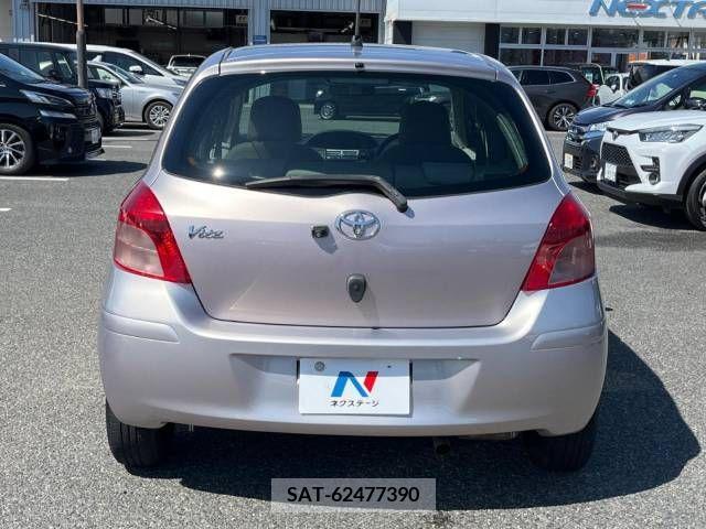 Toyota VITZ 2006-11 256166-15