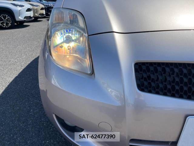 Toyota VITZ 2006-11 256166-12
