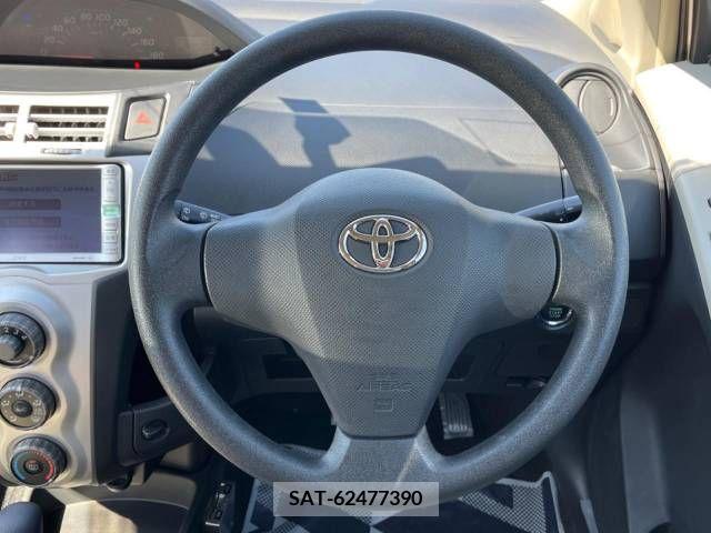 Toyota VITZ 2006-11 256166-11