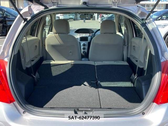 Toyota VITZ 2006-11 256166-10