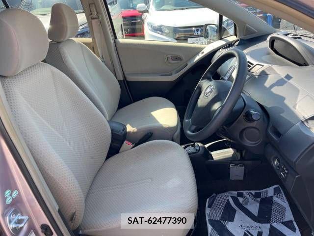 Toyota VITZ 2006-11 256166-8