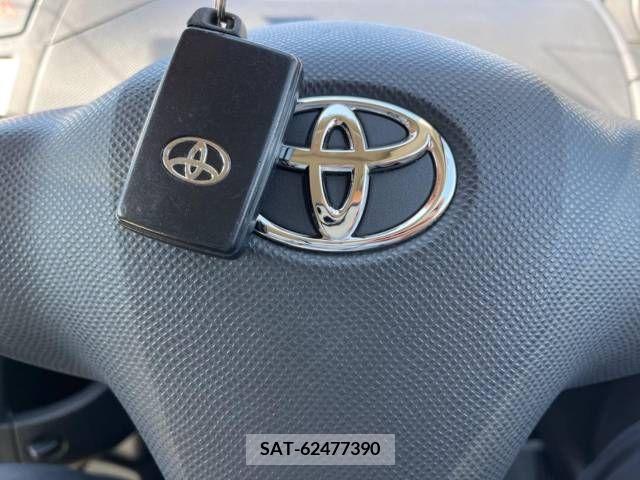 Toyota VITZ 2006-11 256166-6