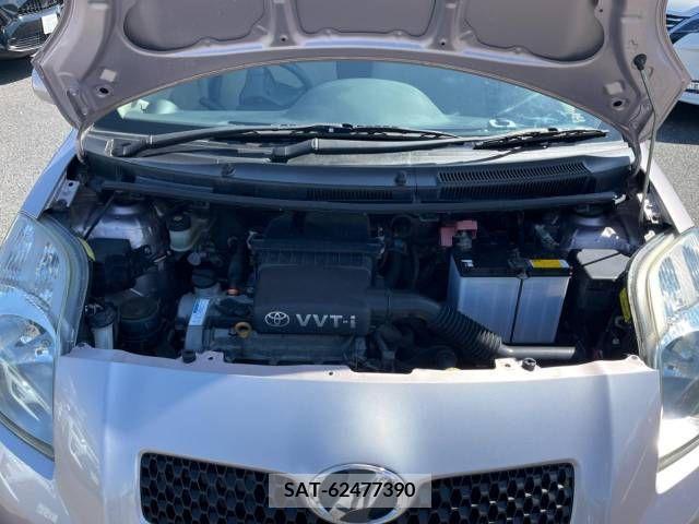 Toyota VITZ 2006-11 256166-18