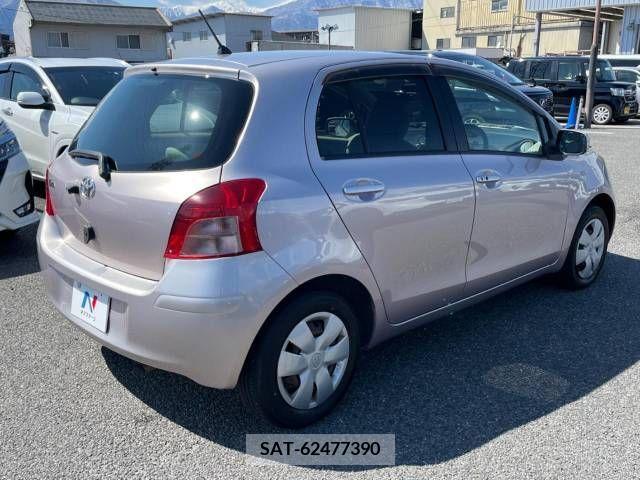Toyota VITZ 2006-11 256166-17