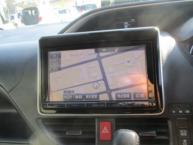 Toyota VOXY 2016-03 20696-10