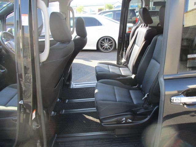 Toyota VOXY 2016-03 20696-5