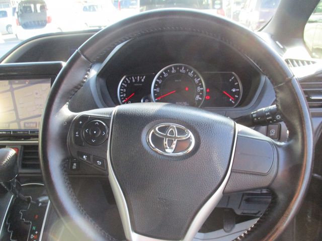 Toyota VOXY 2016-03 20696-7