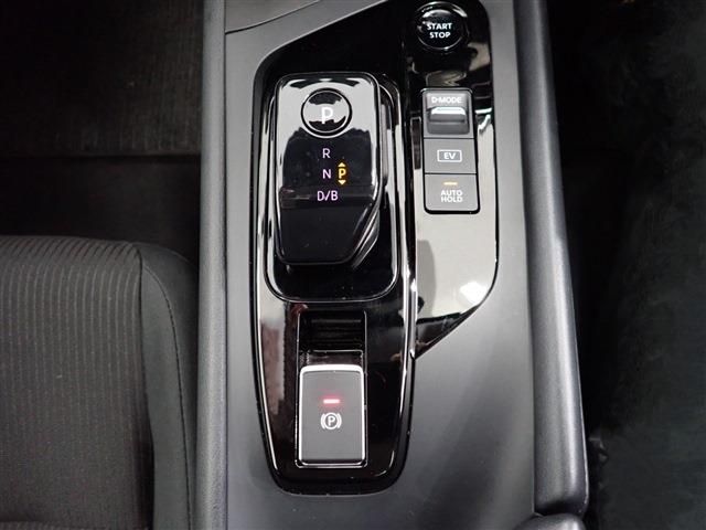 Nissan NOTE 2021-10 15090-15