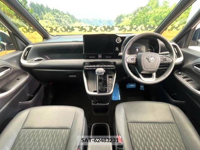 Toyota NOAH 2023-04 365099-1
