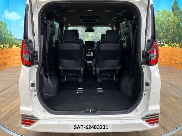 Toyota NOAH 2023-04 365099-11