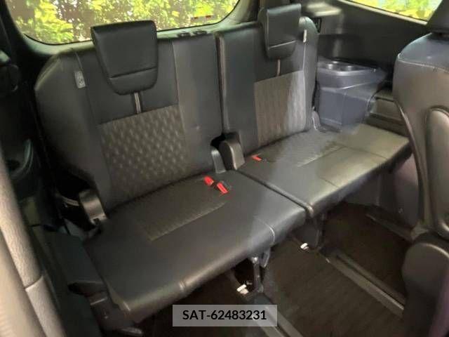 Toyota NOAH 2023-04 365099-10
