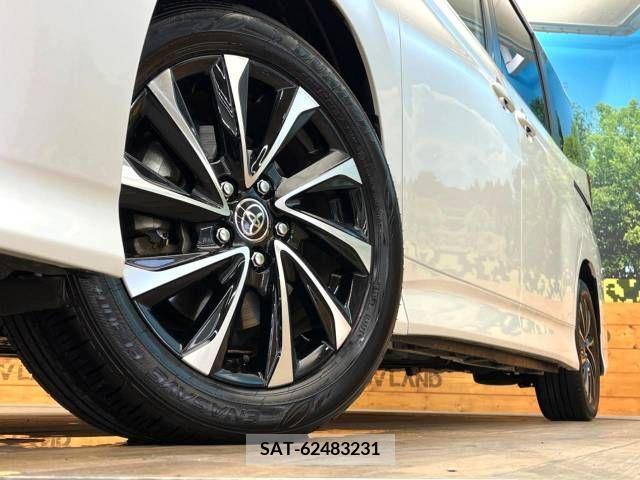 Toyota NOAH 2023-04 365099-14