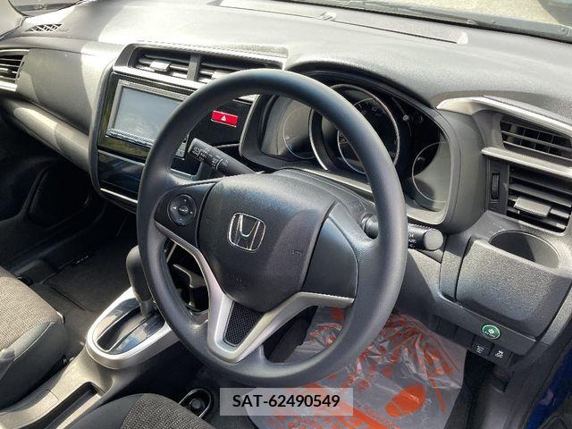 Honda FIT 2016-05 233948-8
