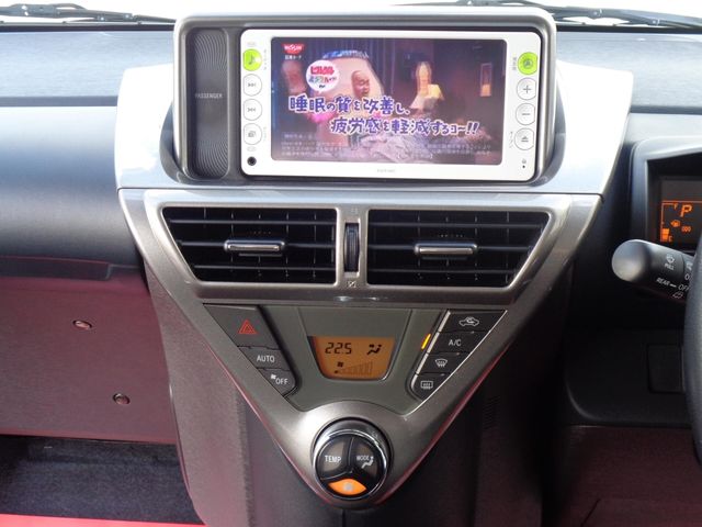 Toyota IQ 2010-08 193303-13