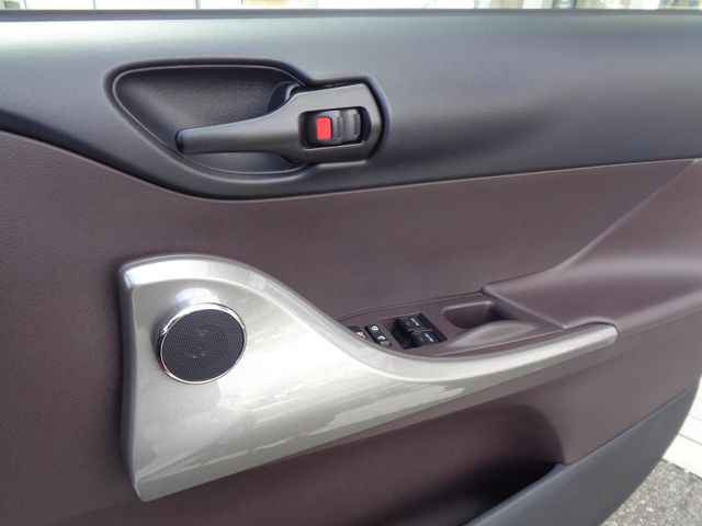 Toyota IQ 2010-08 193303-20