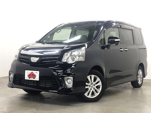Toyota NOAH 2011-12 182834-0
