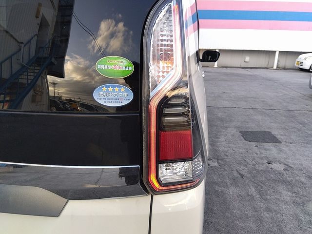 Nissan SERENA 2018-05 188503-24