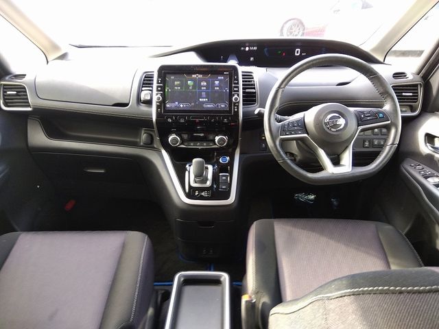Nissan SERENA 2018-05 188503-2