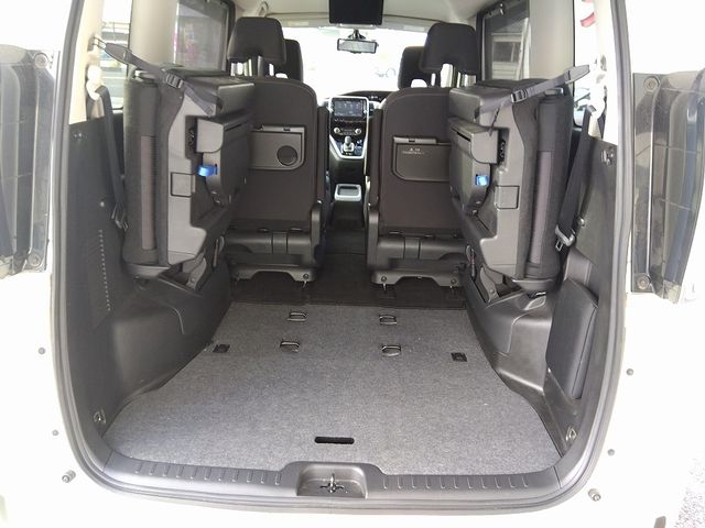 Nissan SERENA 2018-05 188503-18