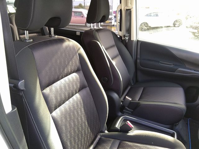 Nissan SERENA 2018-05 188503-15